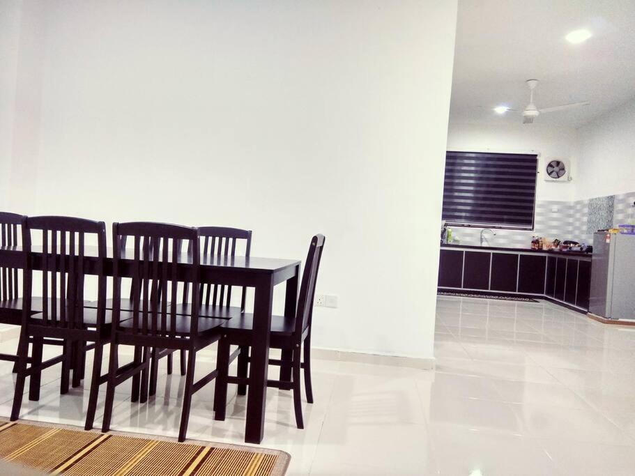 Aufa Near Hsb 4 Airconds Wifi Holiday home Alor Setar
