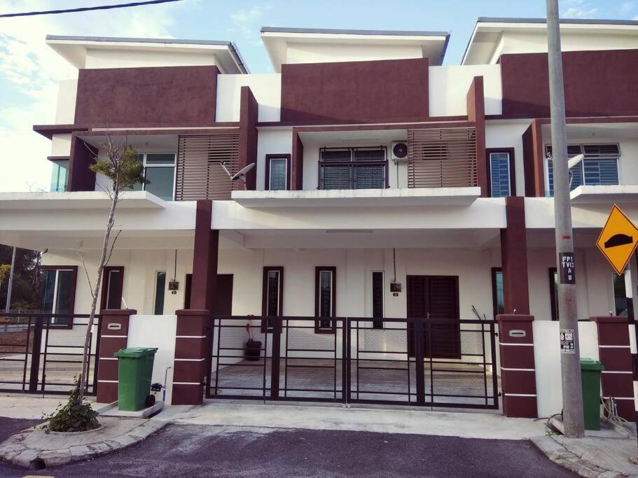 Aufa Near Hsb 4 Airconds Wifi * Alor Setar